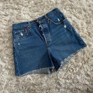 NWT Levi’s Ribcage Shorts Super High Rise